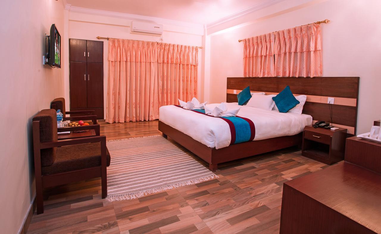 Hotel Spring Pokhara Ngoại thất bức ảnh