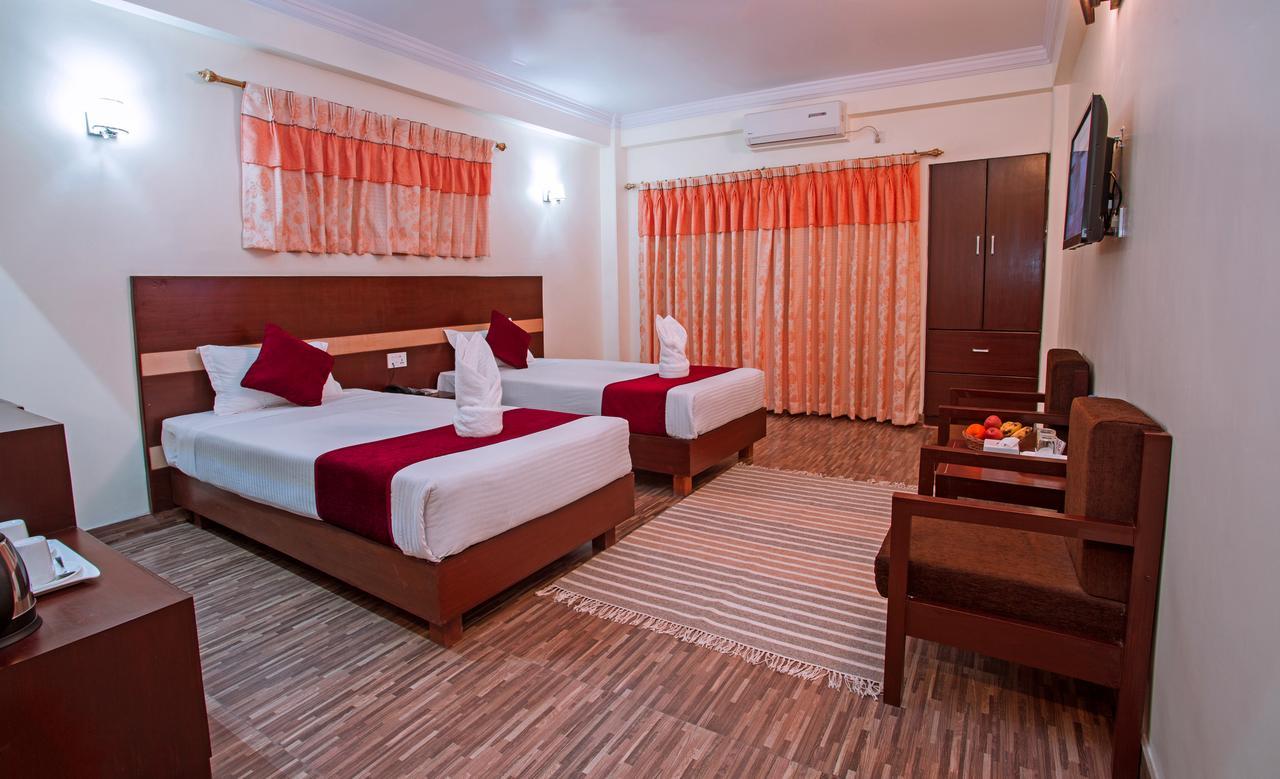 Hotel Spring Pokhara Ngoại thất bức ảnh