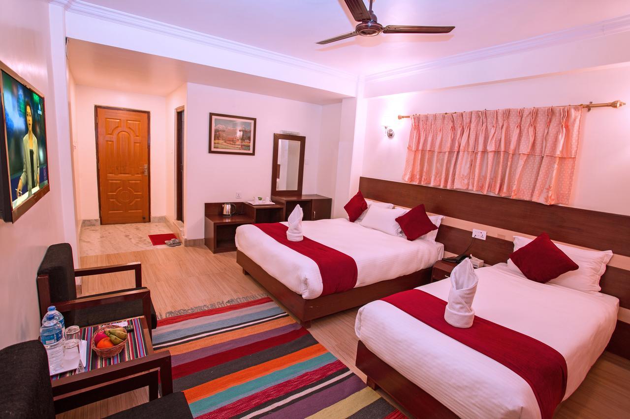 Hotel Spring Pokhara Ngoại thất bức ảnh