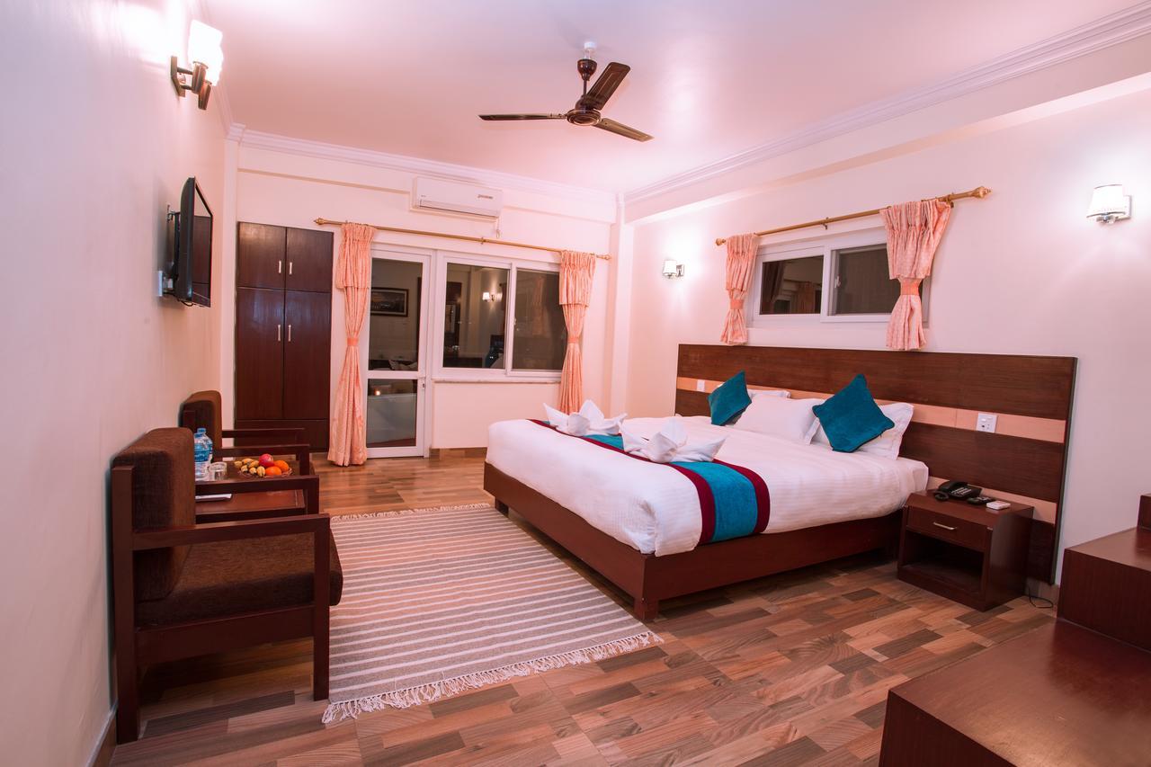 Hotel Spring Pokhara Ngoại thất bức ảnh
