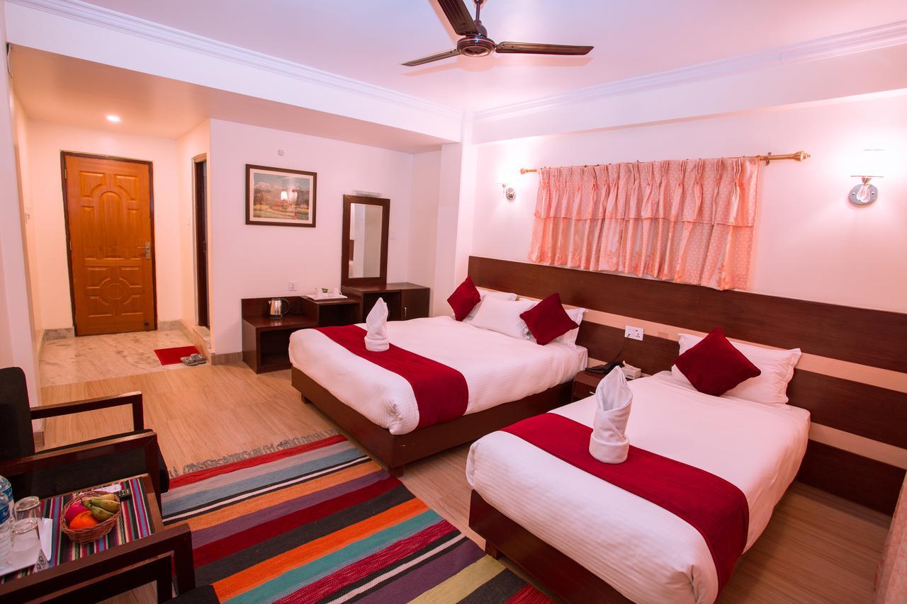 Hotel Spring Pokhara Ngoại thất bức ảnh